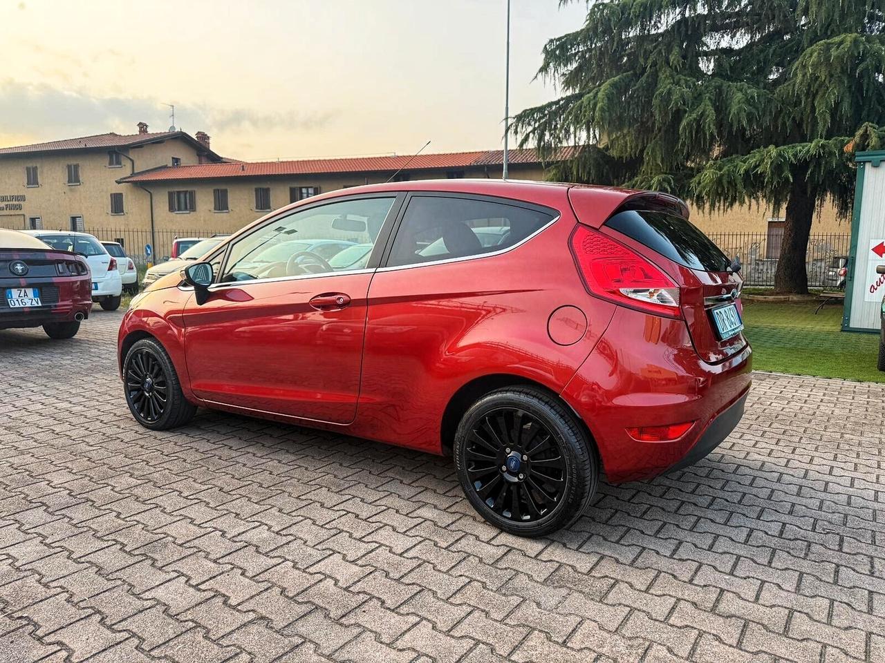 Ford Fiesta 1.2 82CV 3 porte OK NEOPATENTATI