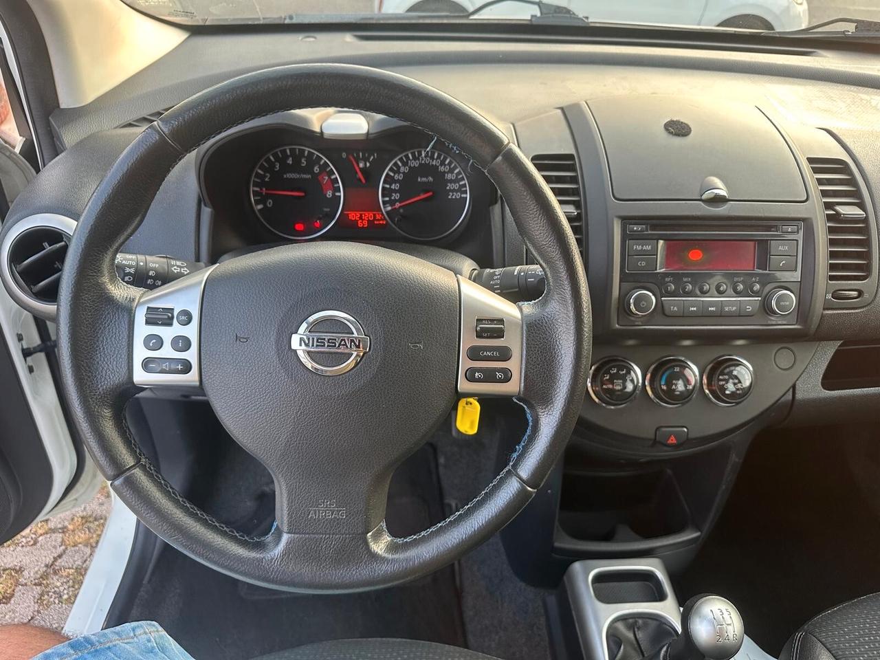 Nissan Note 1.4 16V Tekna-03/2013