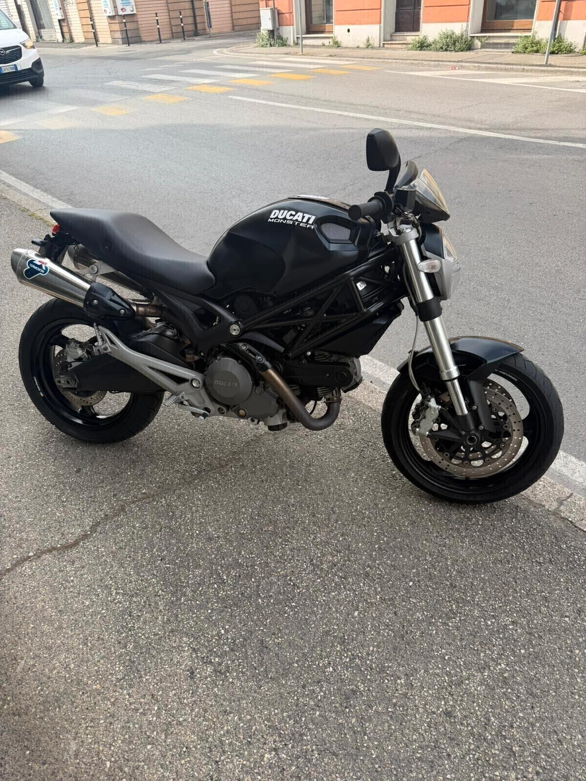 DUCATI MONSTER 696 NERO OPACO 04/2009 km 27000