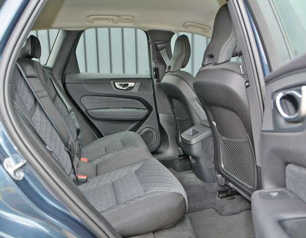 Volvo XC60 2.0 b4(d) Core AWD auto MHEV * TRAZIONE AWD *