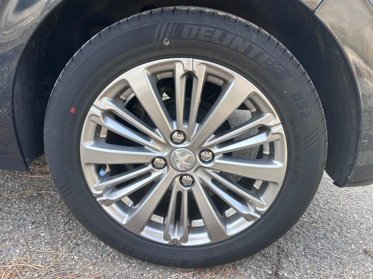 Peugeot 208 5 porte Allure