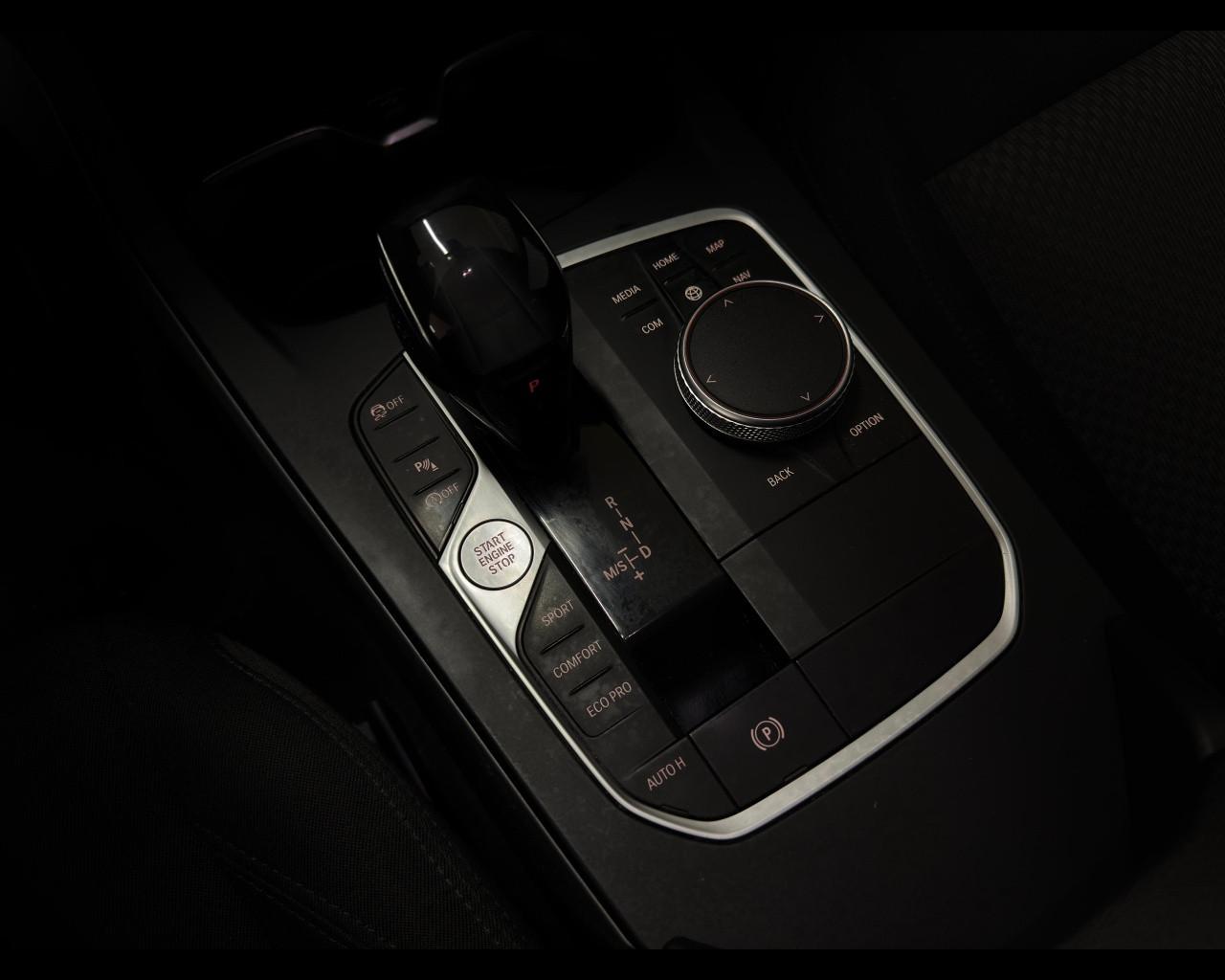 BMW Serie 1 (F40) - 116d 5p. Business Advantage