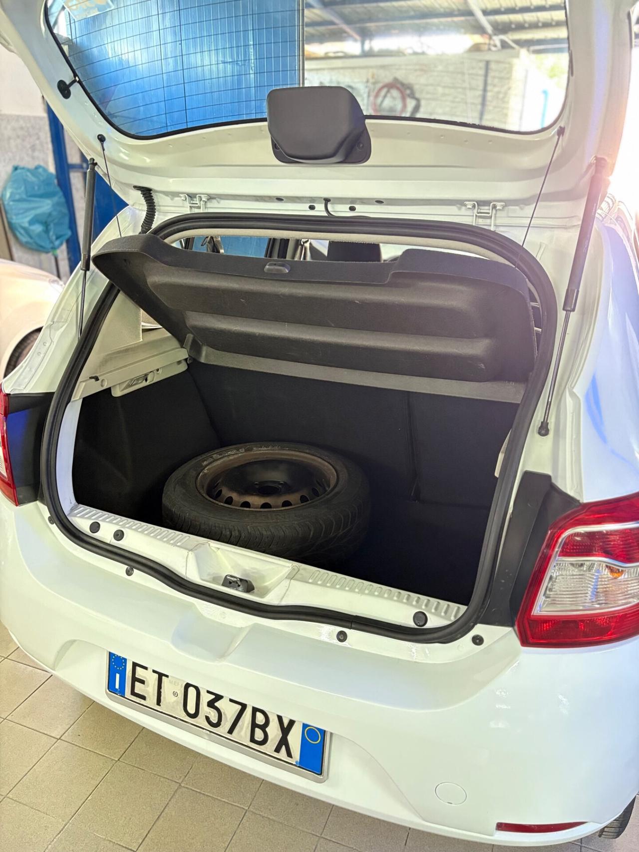 Dacia Sandero 1.2 GPL 75CV