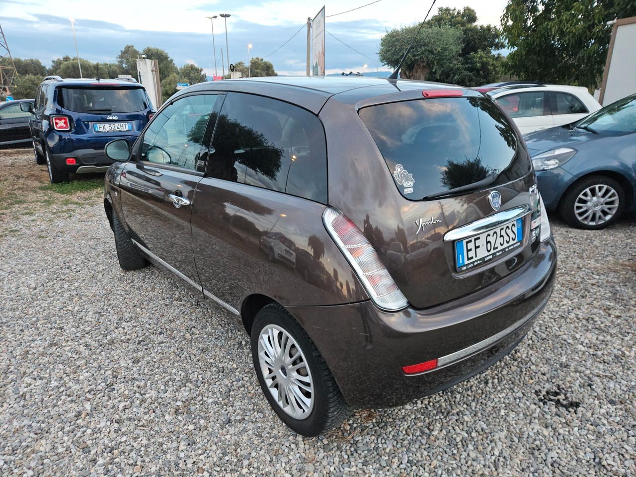 Lancia Ypsilon 1.3 MJT 75 CV Diva