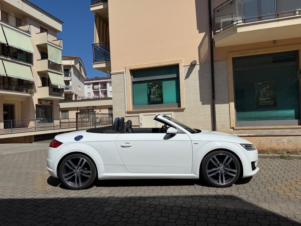 Audi TT Roadster 1.8 TFSI S line