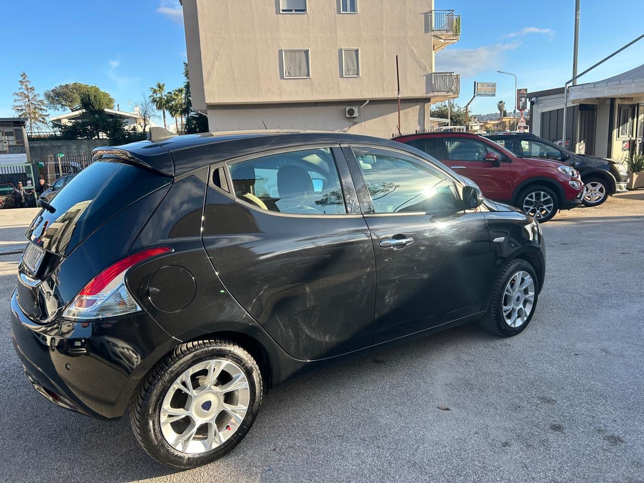 Lancia Ypsilon 1.2 69 CV 5 porte GPL Ecochic Gold