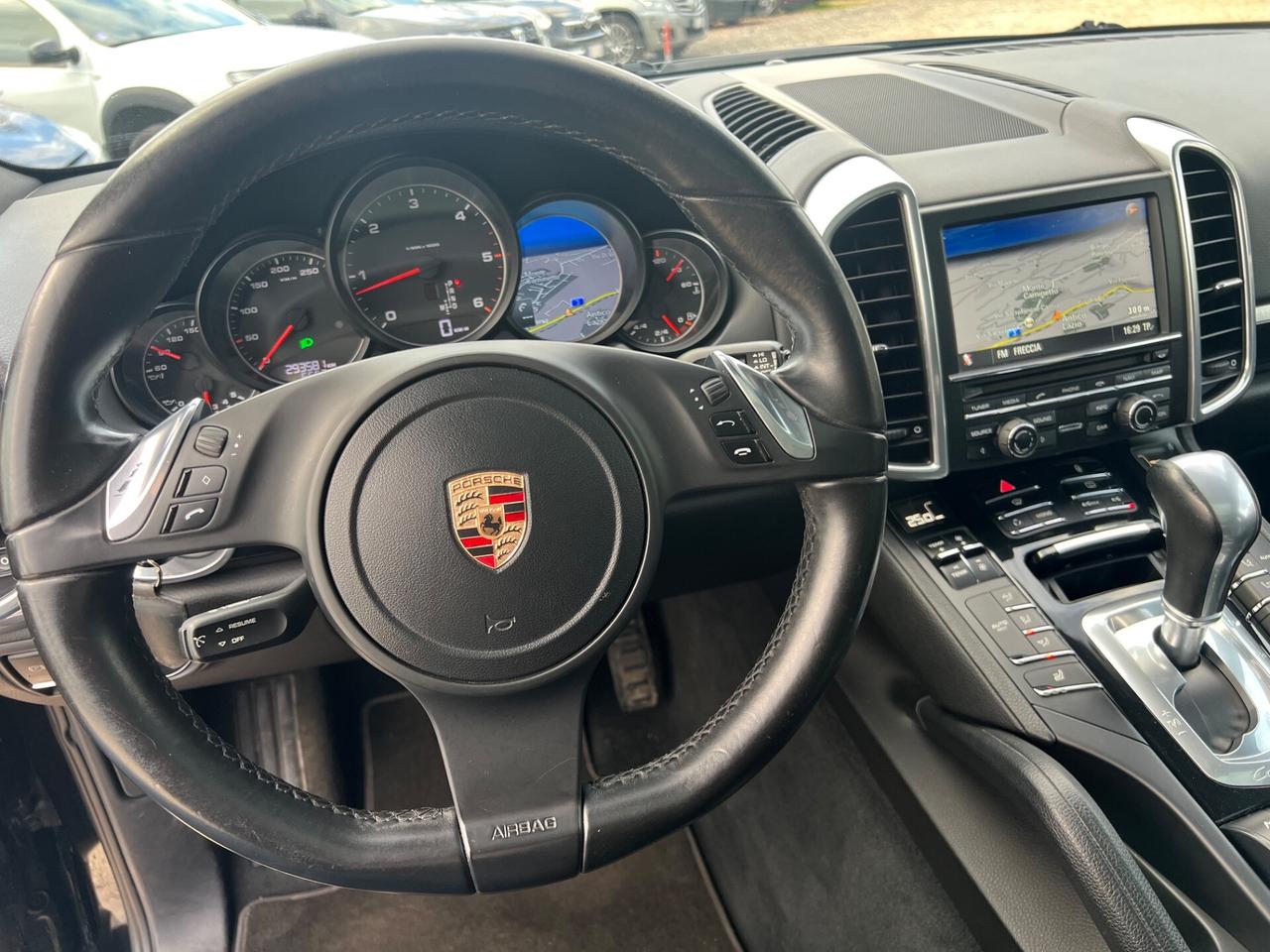 Porsche Cayenne 3.0 Diesel FULL OPTIONAL PERMUTE RATE GARANZIA