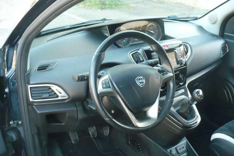 Lancia Ypsilon 1.2 69 CV 5 porte Gold