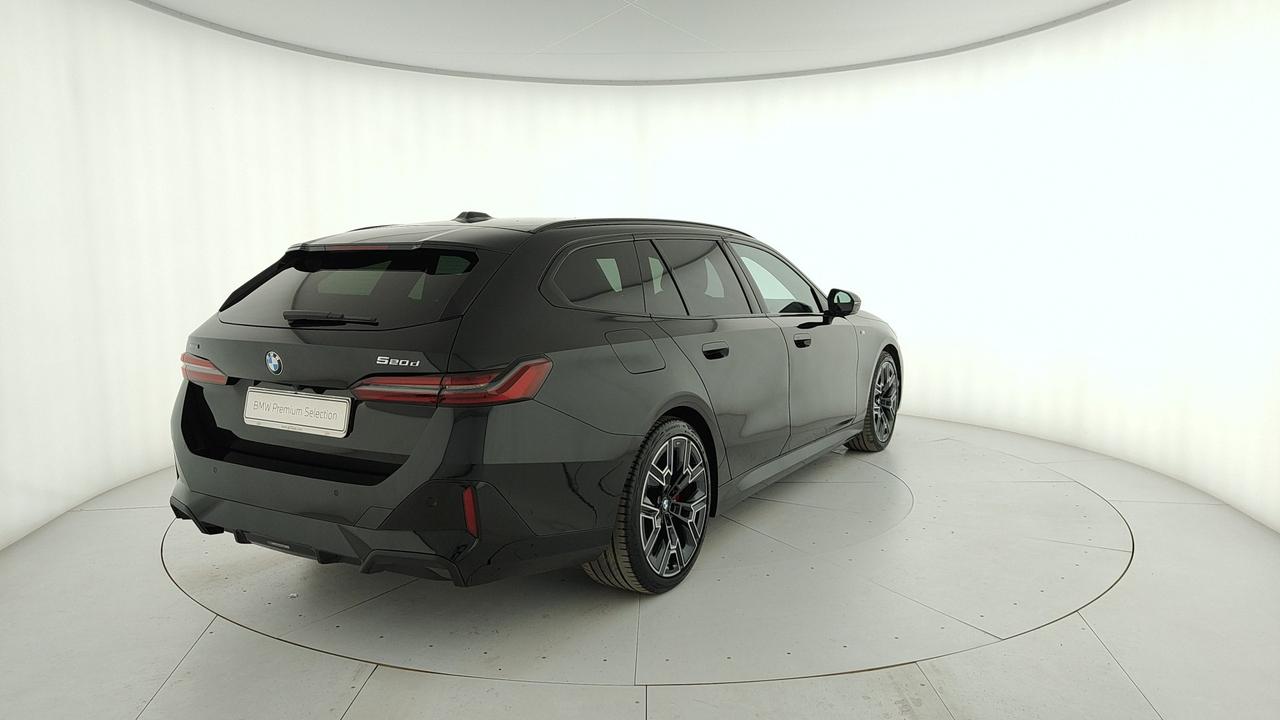 BMW Serie 5 G61 2024 Touring - 520d Touring 48V xdrive MSport Pro auto