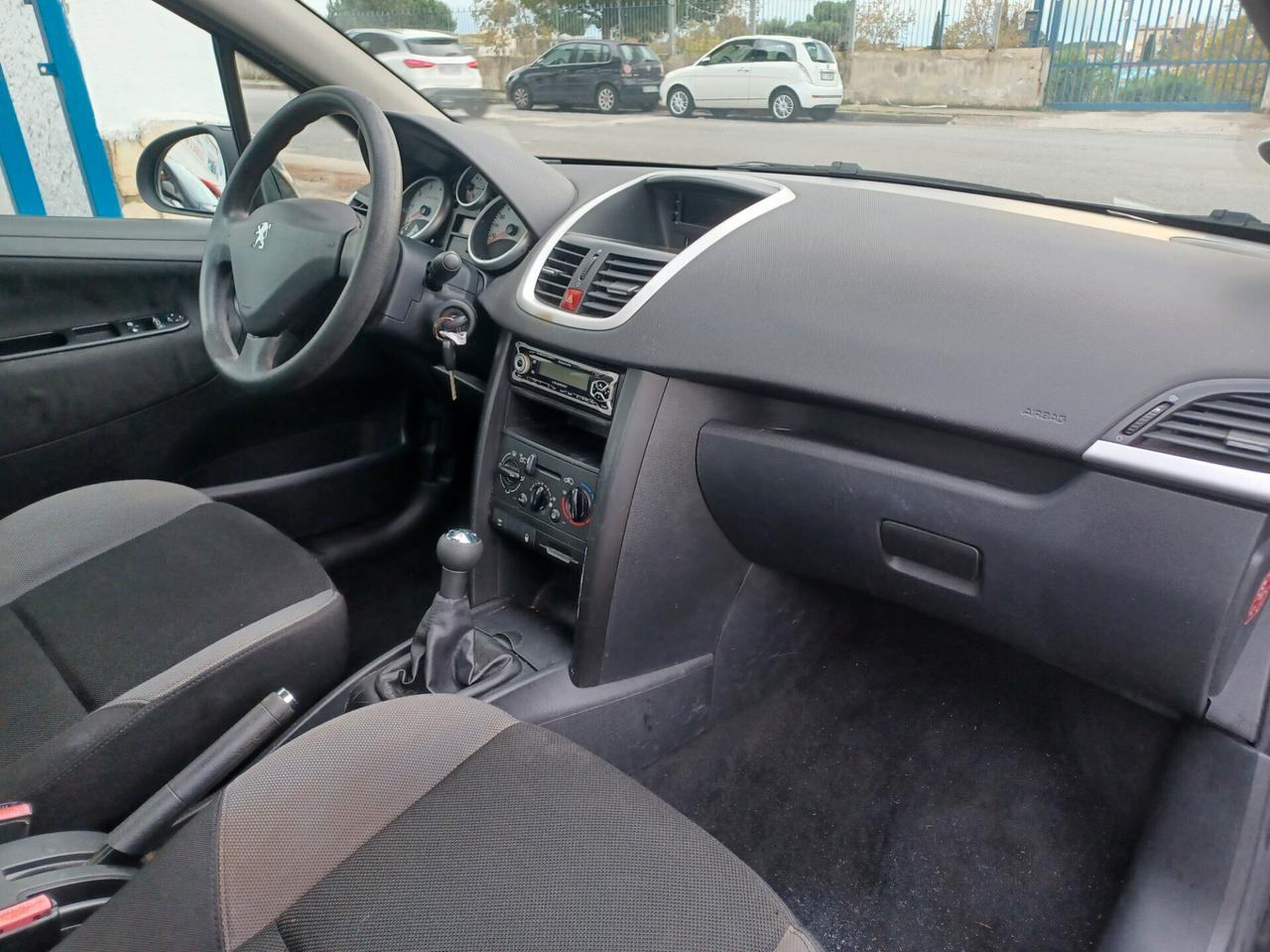 Peugeot 207 5 porte GPL DELLA CASA ANNO 2010