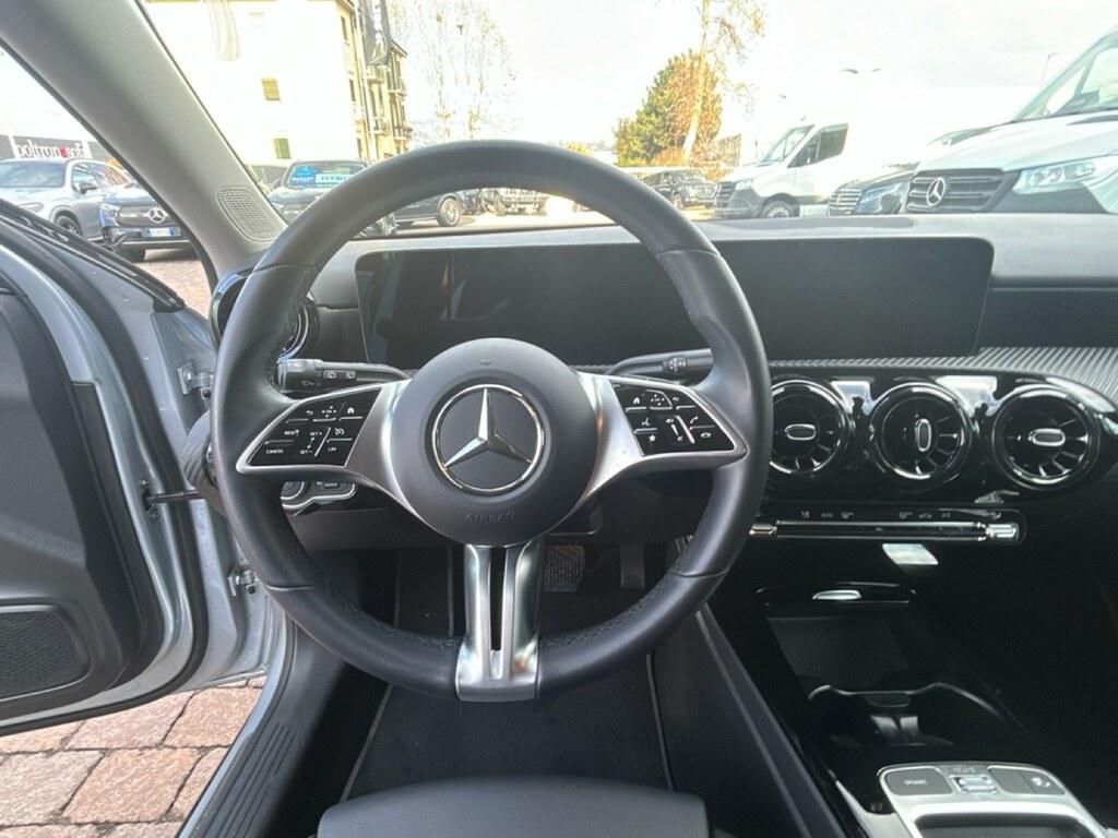 Mercedes Classe A 180 180 D Advanced 8G-DCT