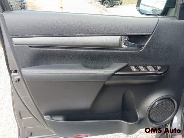TOYOTA Hilux 2.8 D A/T 4WD 4 porte Double Cab Invincible N1