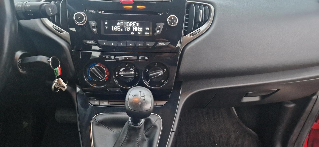Lancia Ypsilon 0.9 TwinAir 85 CV 5 porte S&S DFN Platinum