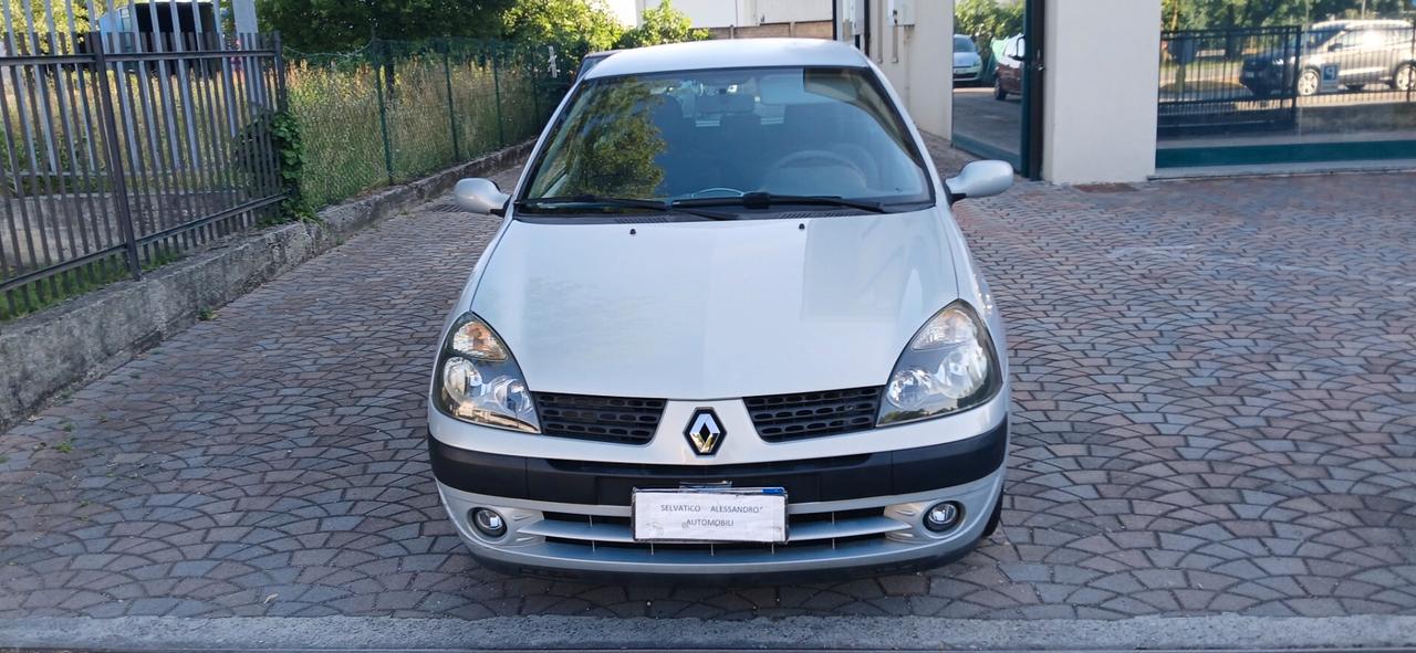 Renault Clio 1.1 benzina neopatentati