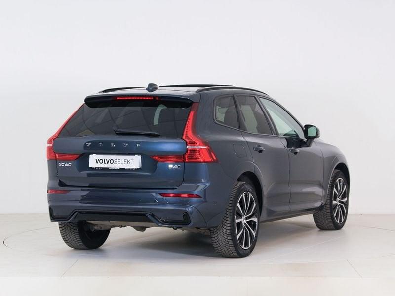 Volvo XC60 B4 (d) AWD automatico Ultimate Dark