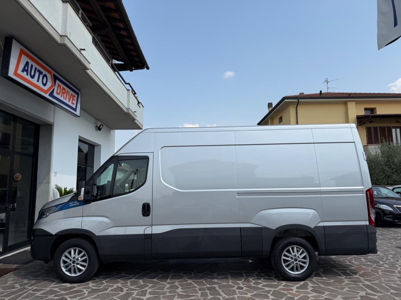Iveco Daily 2.3 Furgone Hi-Matic