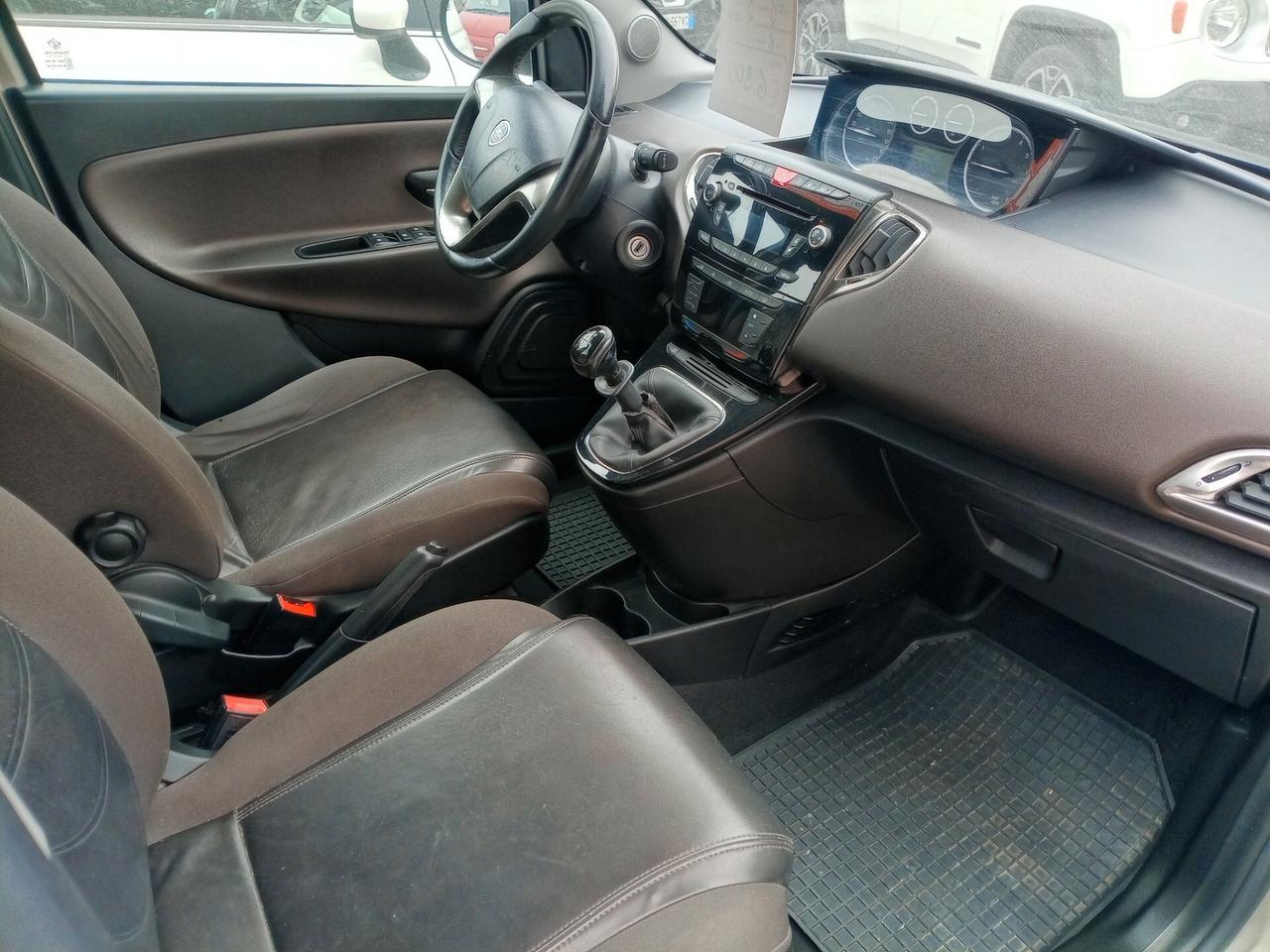 Lancia Ypsilon 1.2 Ecochic GPL( per neopatentati