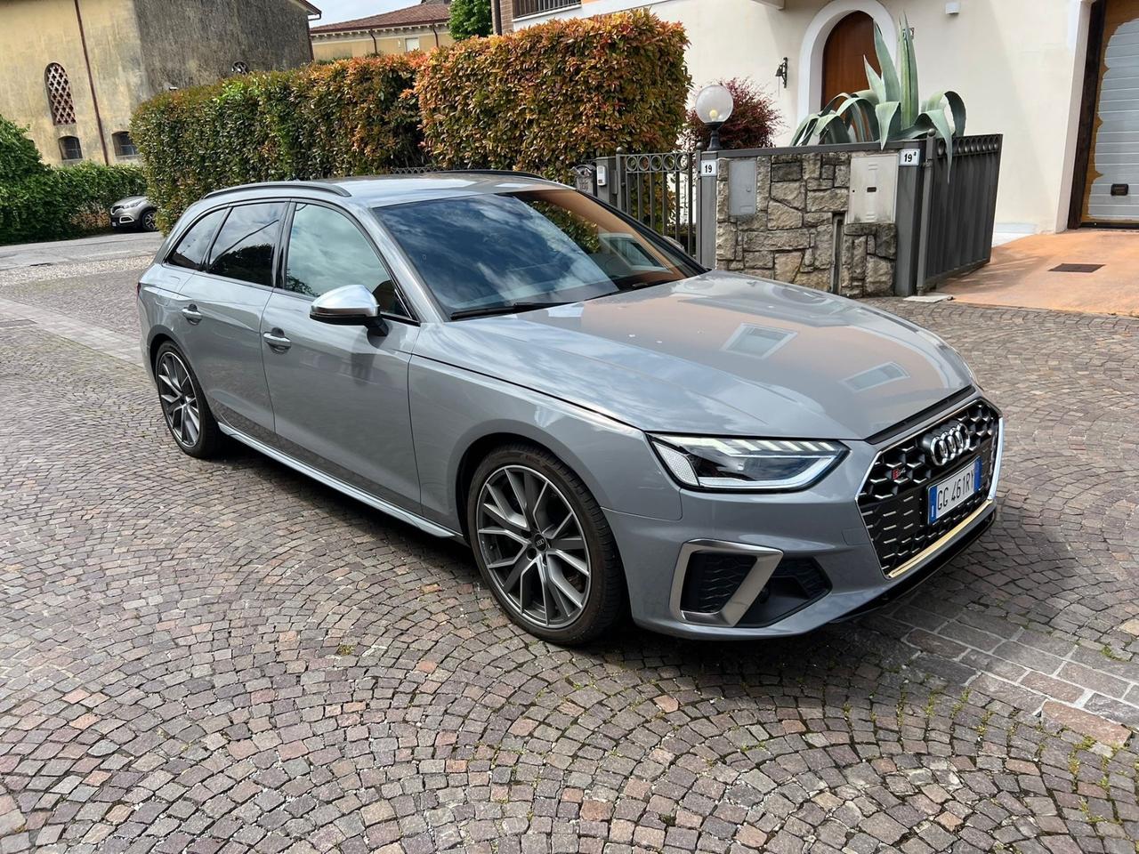 Audi A4 S4 Avant TDI quattro tiptronic sport attitude
