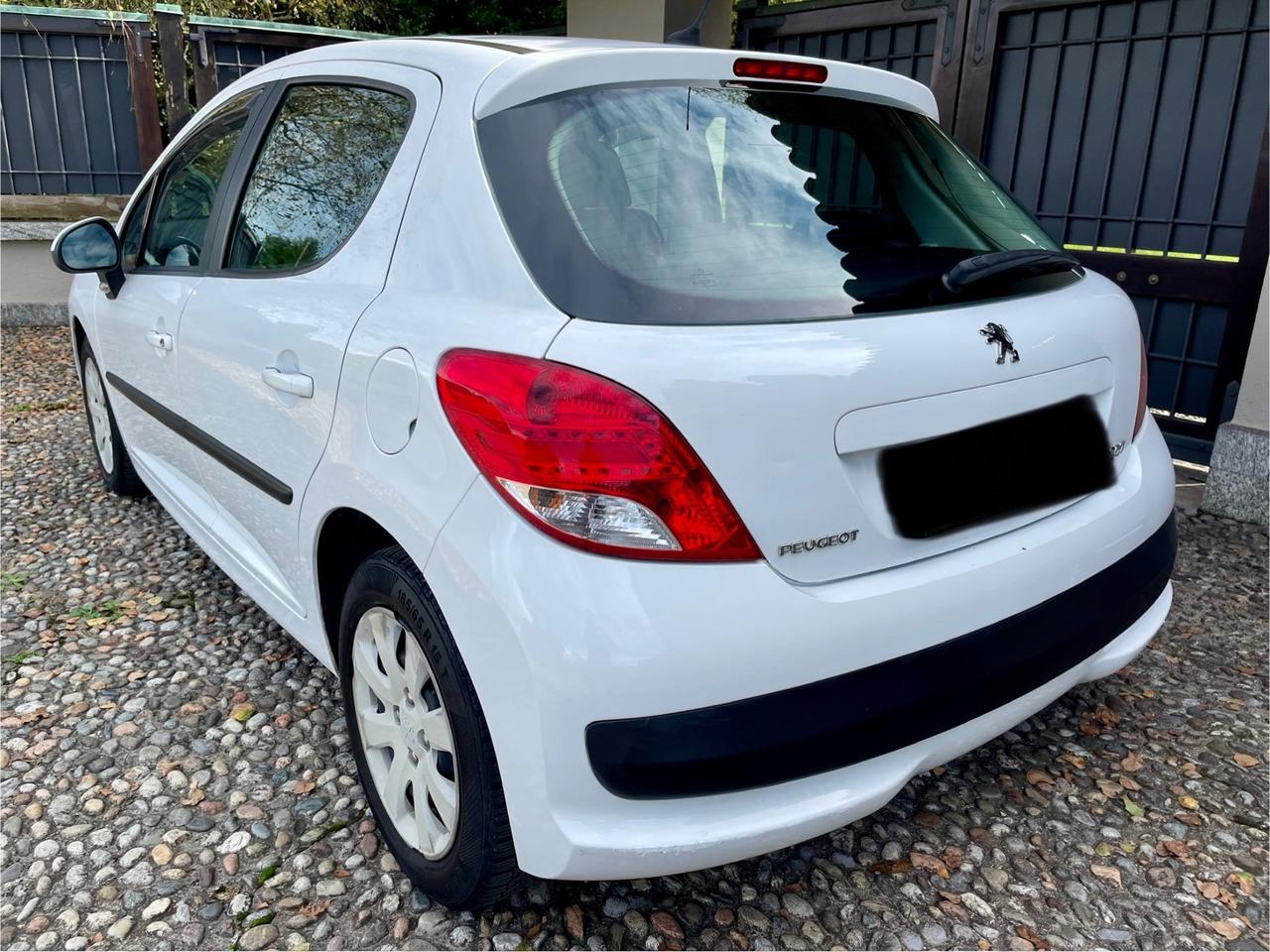 Peugeot 207 1.4 HDi 5p. Energie *NEOPATENTATI*