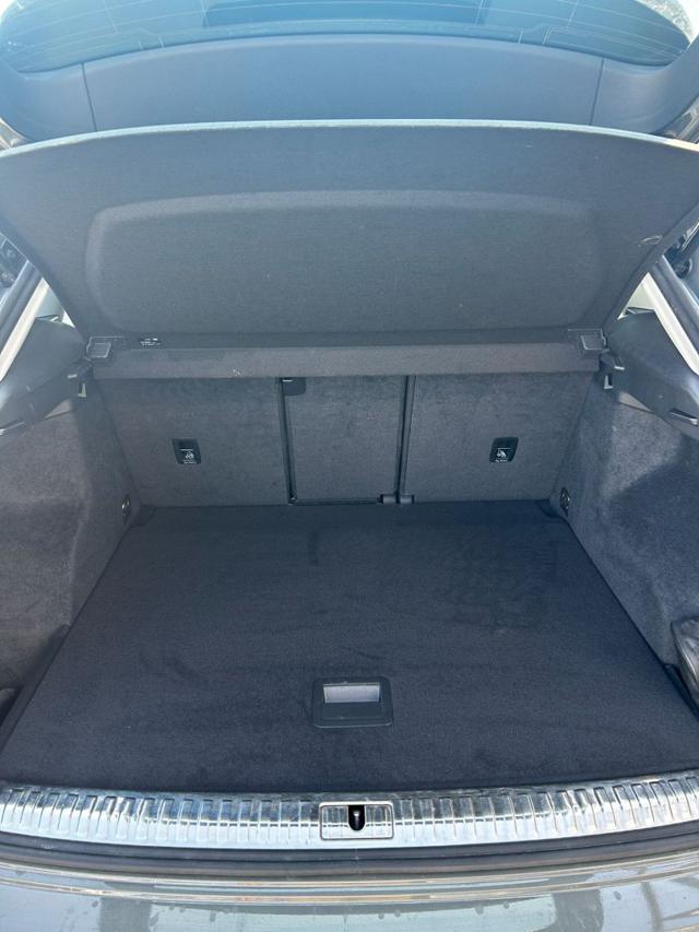 AUDI Q3 35 TDI S tronic Business Advanced