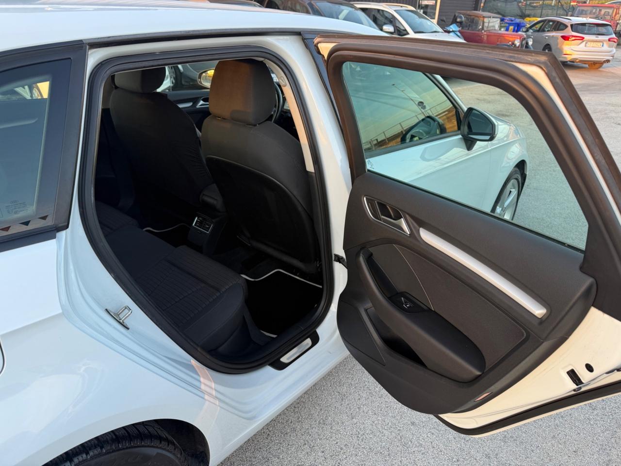 Audi A3 1.6 TDI clean diesel Ambition