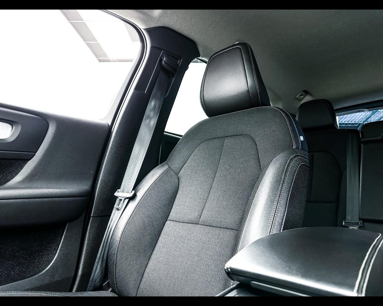 VOLVO XC40 (2017-->) - XC40 T3 Geartronic Business