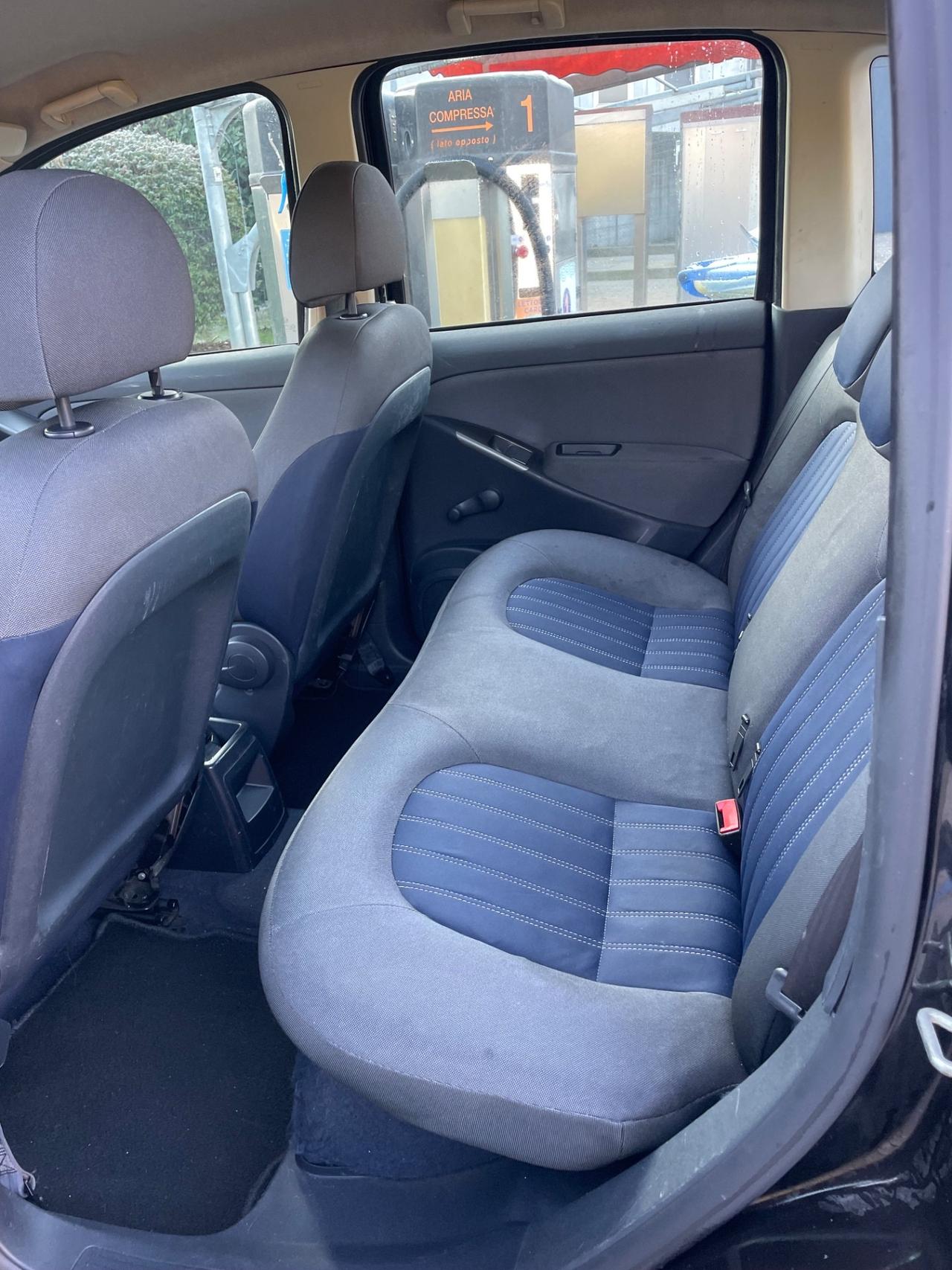 Lancia MUSA 1.4 benzina anno 2011 km 140. Mila