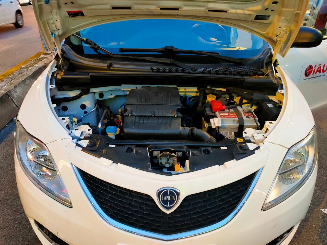 Lancia Ypsilon 1.2 69 CV 5p. Silver Neopatentati