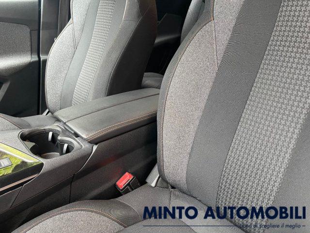 PEUGEOT 5008 1.5 BLUEHDI 130 CV AUTOMATICA 7 POSTI NAVIGATORE
