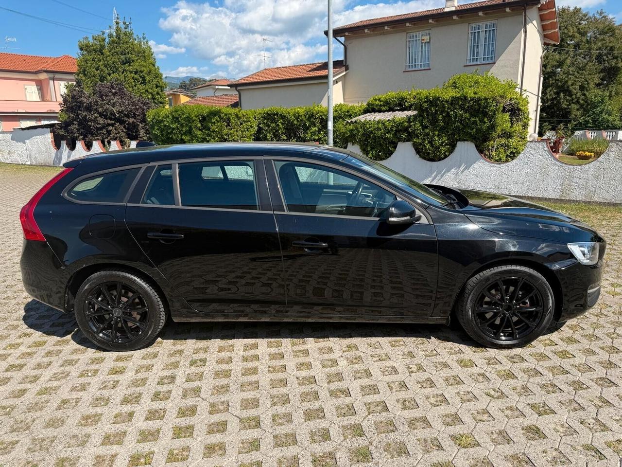 Volvo V60 D2 Geartronic Summum