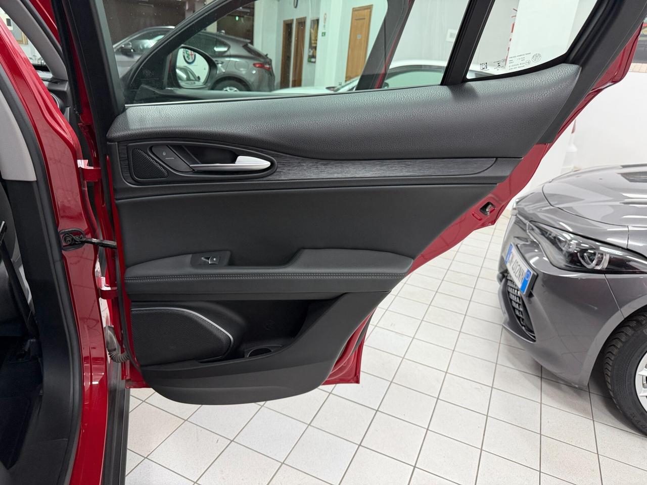Alfa Romeo Stelvio 2.2 TD 190 CV BUSINESS AT8 Q4 MODELLO NUOVO TAGLIANDATA
