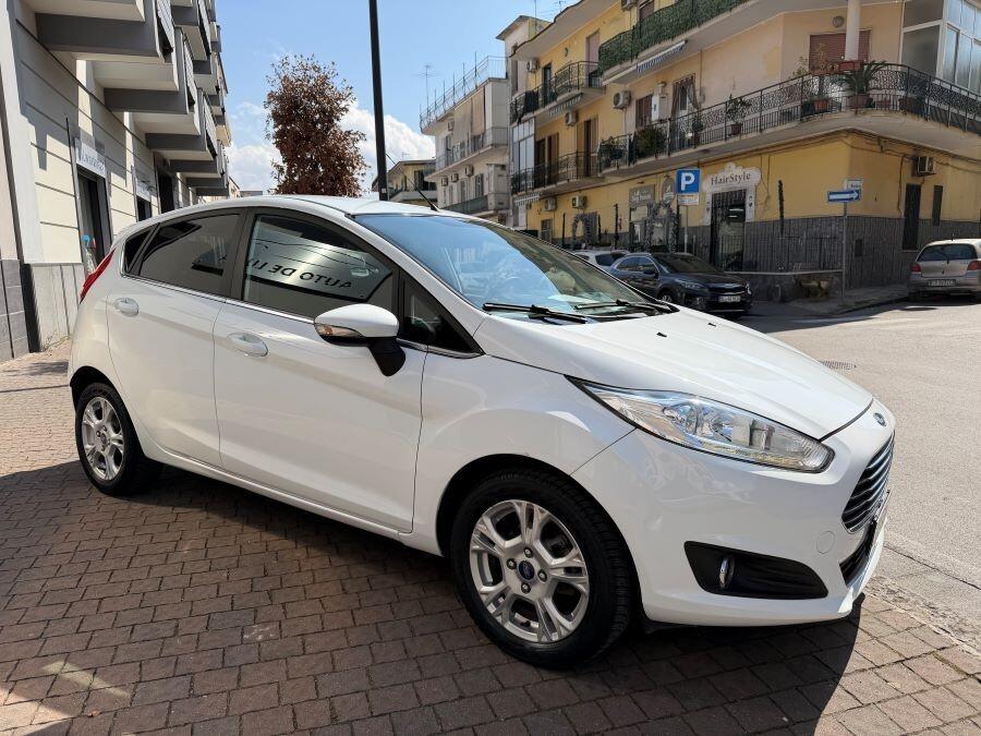 Ford fiesta 1.4 gpl serie titanium certificat nuov