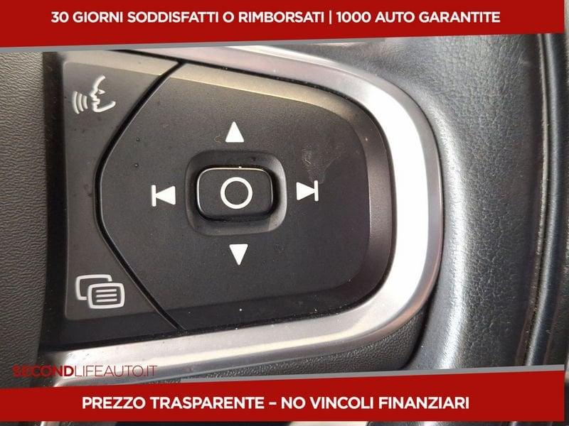 Volvo XC60 2.0 b4 Momentum Pro awd auto