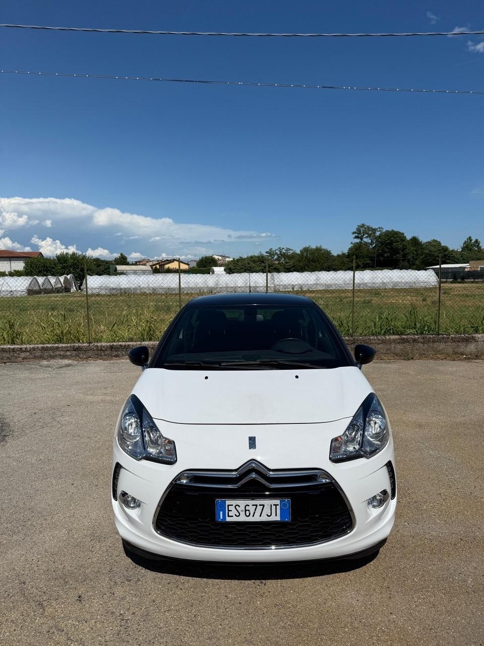 Ds DS3 DS 3 1.2 VTi 82 Just Black