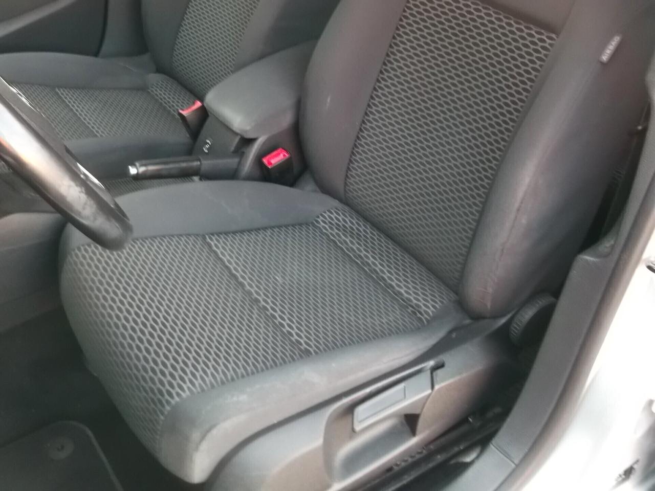 Volkswagen Golf 1.6 TDI Comfortline 2011