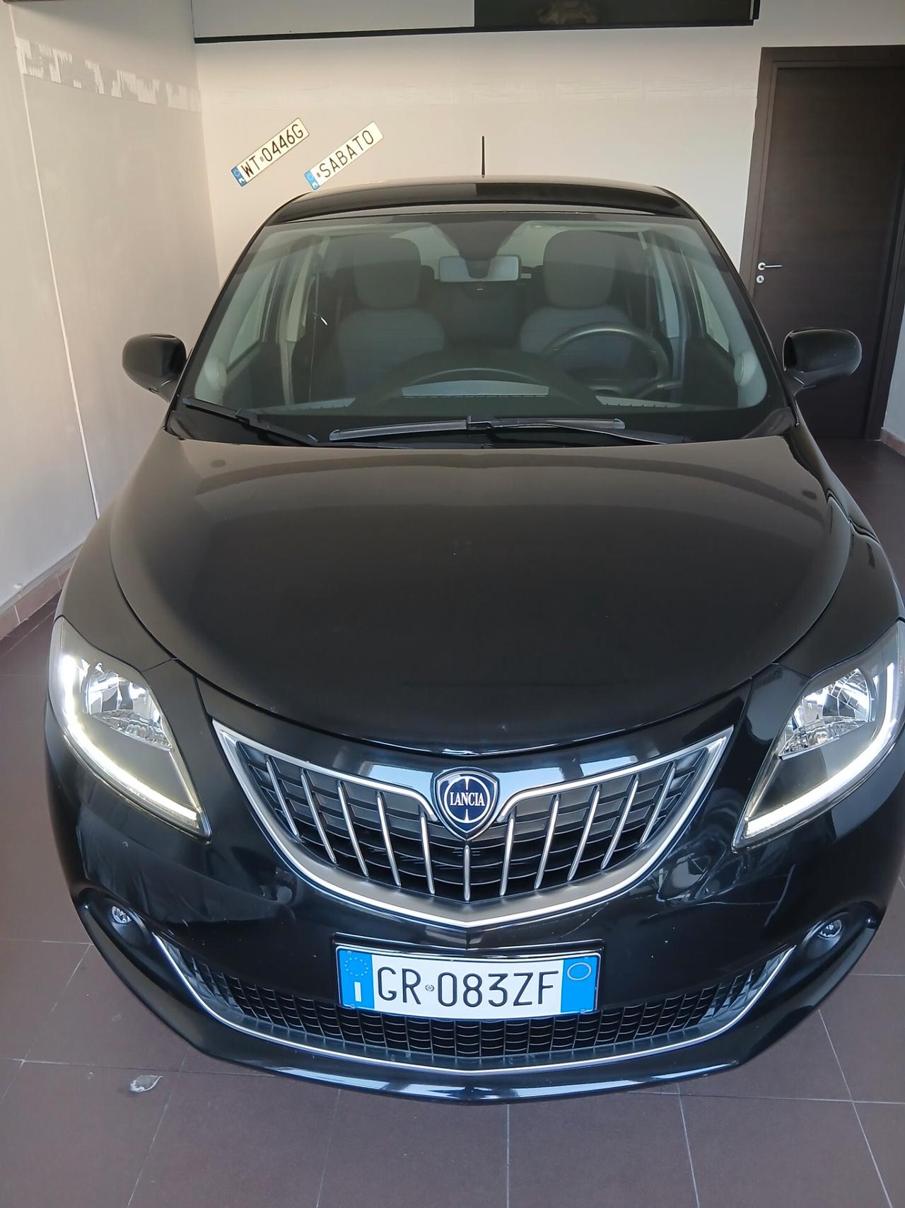 Lancia Ypsilon 1.0 FireFly 5 porte S&S Hybrid Platino