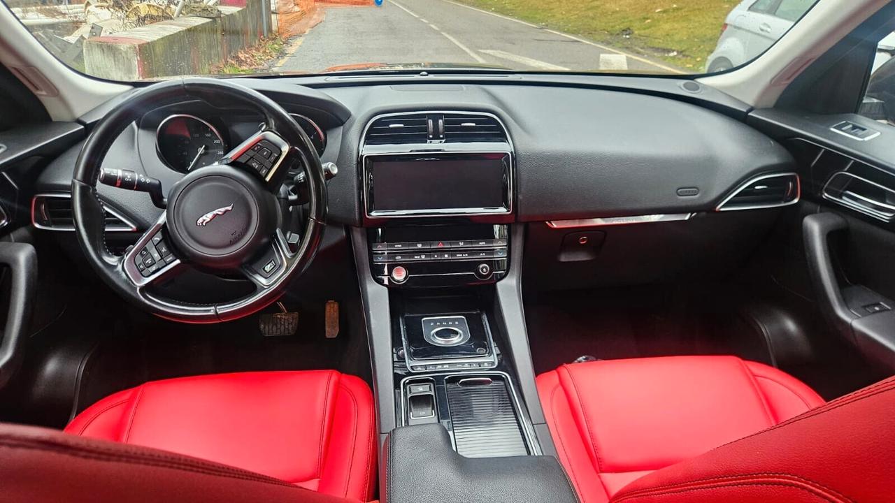 Jaguar F-Pace 2.0 D 180 CV AWD aut. R-Sport
