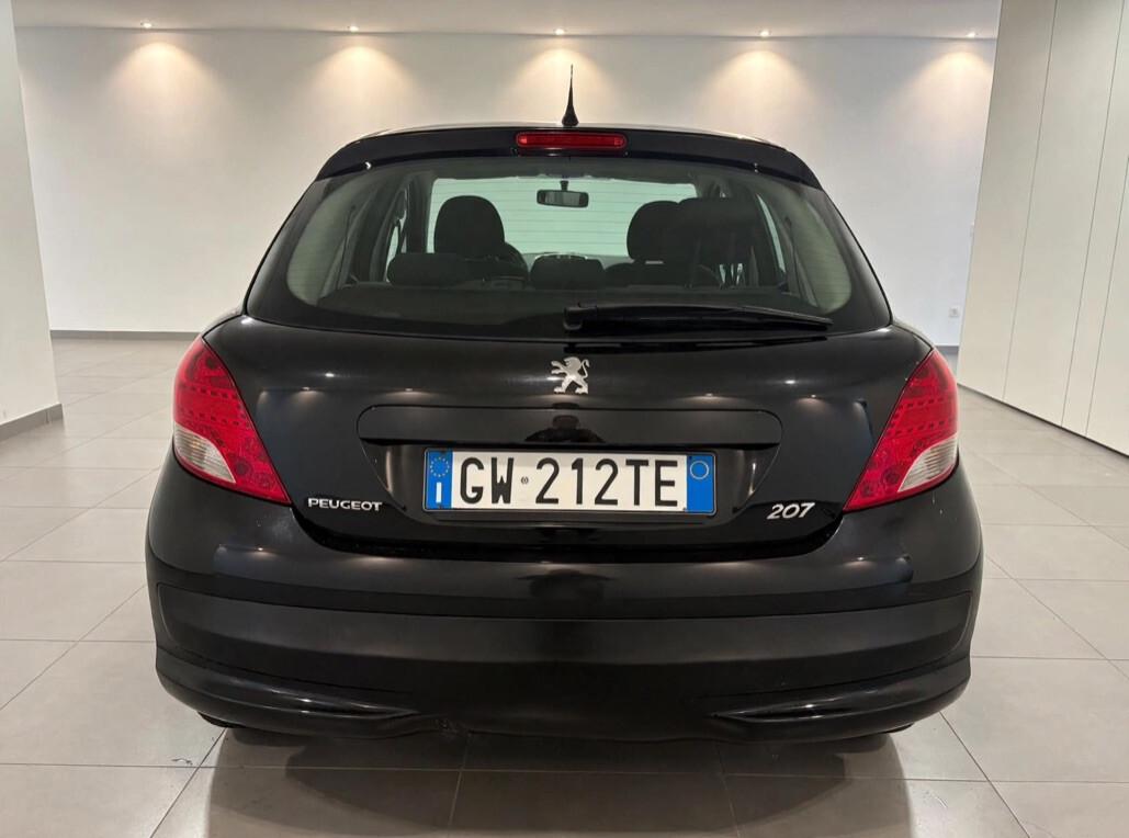 Peugeot 207 1.4 HDi 70CV 5p. NEOPATENTATI