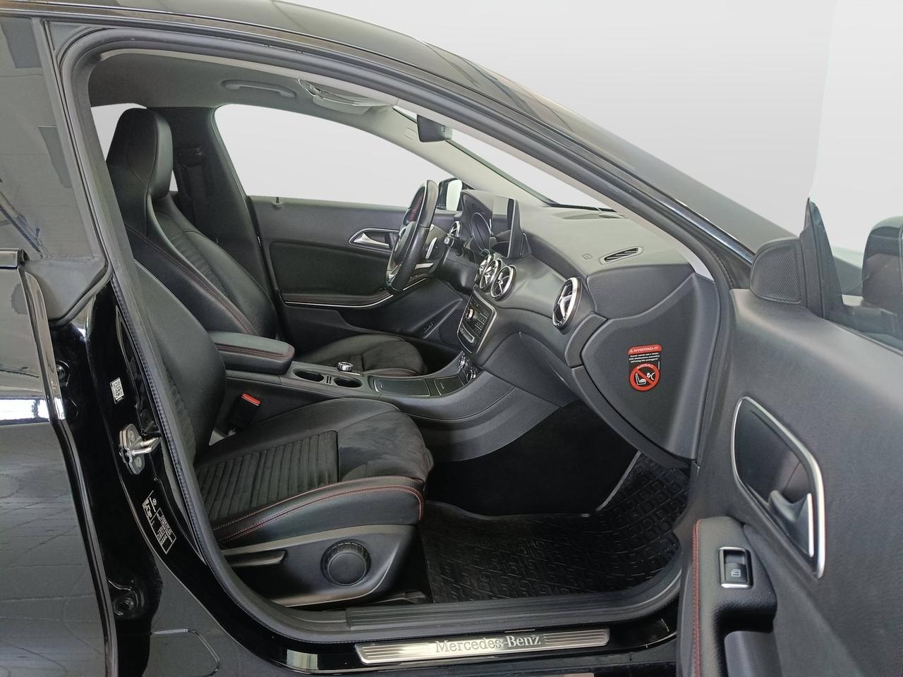 Mercedes-Benz CLA - C117 - CLA 200 d Premium auto FL