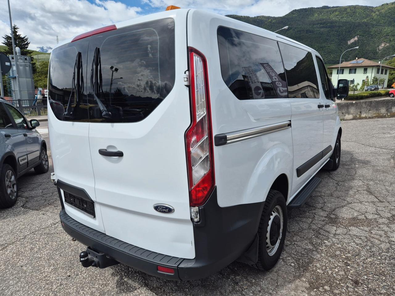 FORD TRANSIT 9 POSTI ''GANCIO TRAINO''