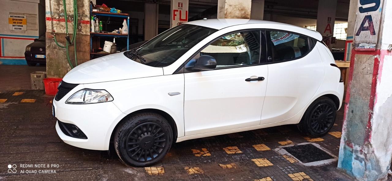 Lancia Ypsilon 1.0 FireFly 5 porte S&S Hybrid Ecochic Gold km 66.000