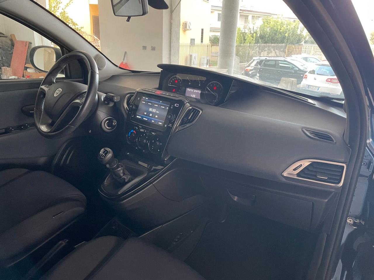 LANCIA Ypsilon 1.0 Hybrid 70CV EcoChic GOLD