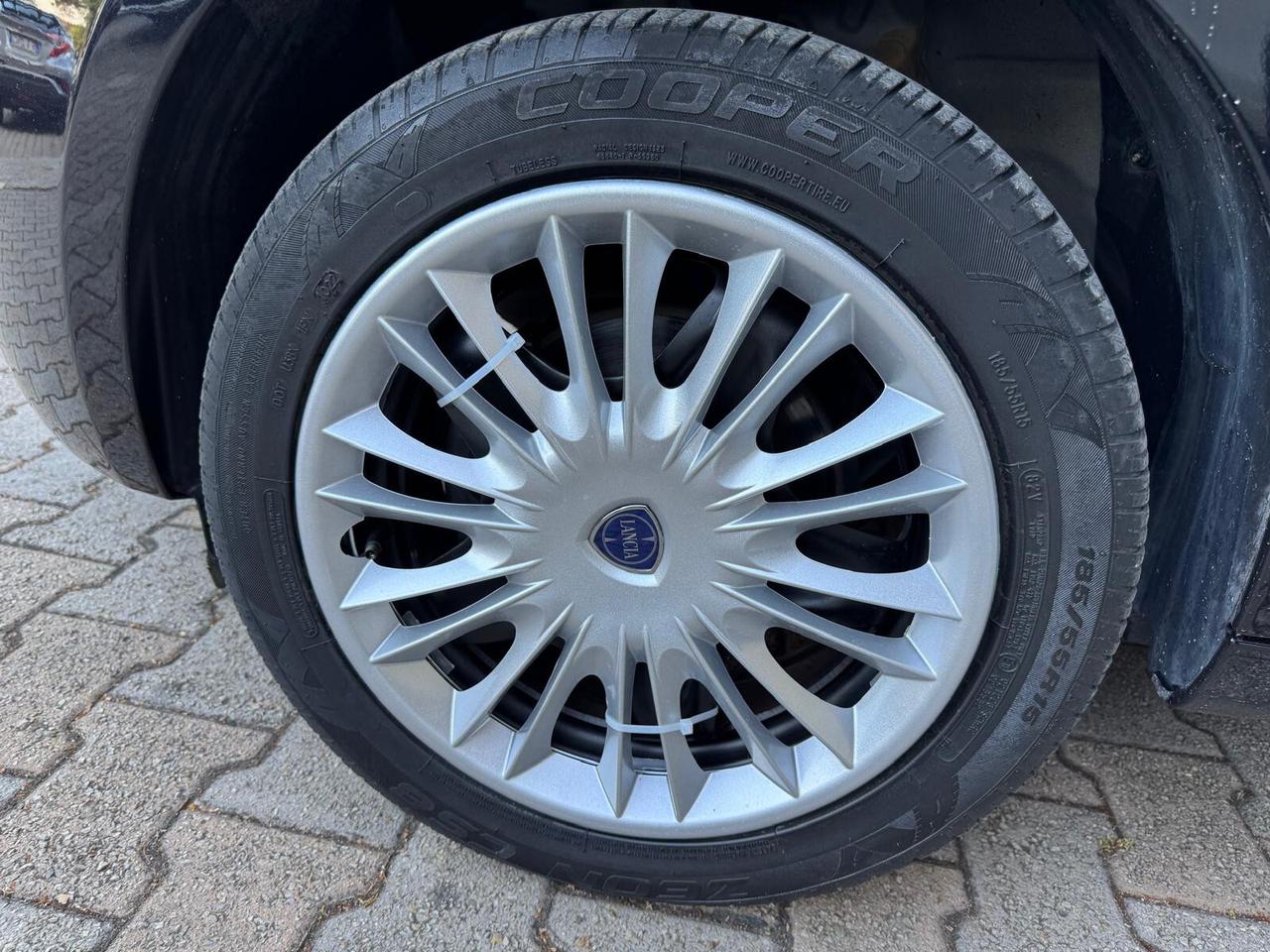 Lancia Ypsilon 1.2 69 CV 5 porte GPL Ecochic Elefantino Blu