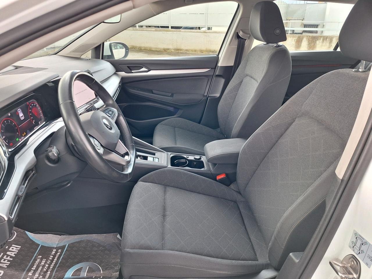 Volkswagen Golf 1.0 eTSI EVO DSG Life