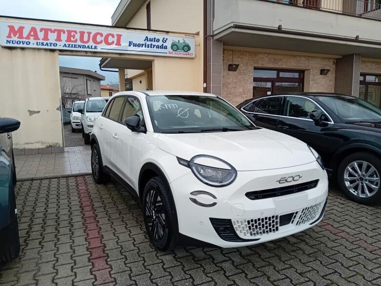 FIAT 600 HYBRID 110 CV DCT MHEV "KM 0"