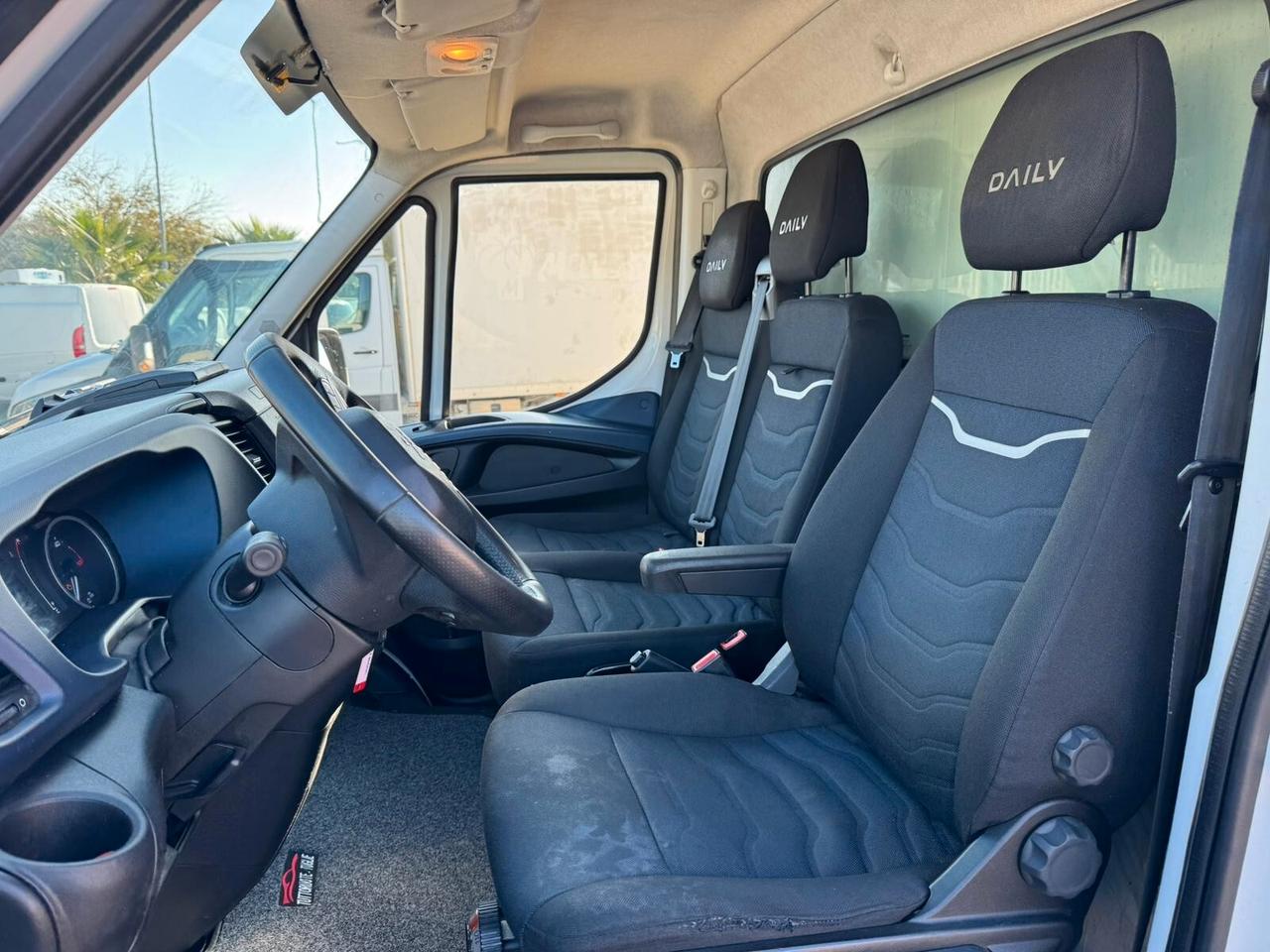IVECO DAILY 35C14 CASSA CON SPONDA IDRAULICA