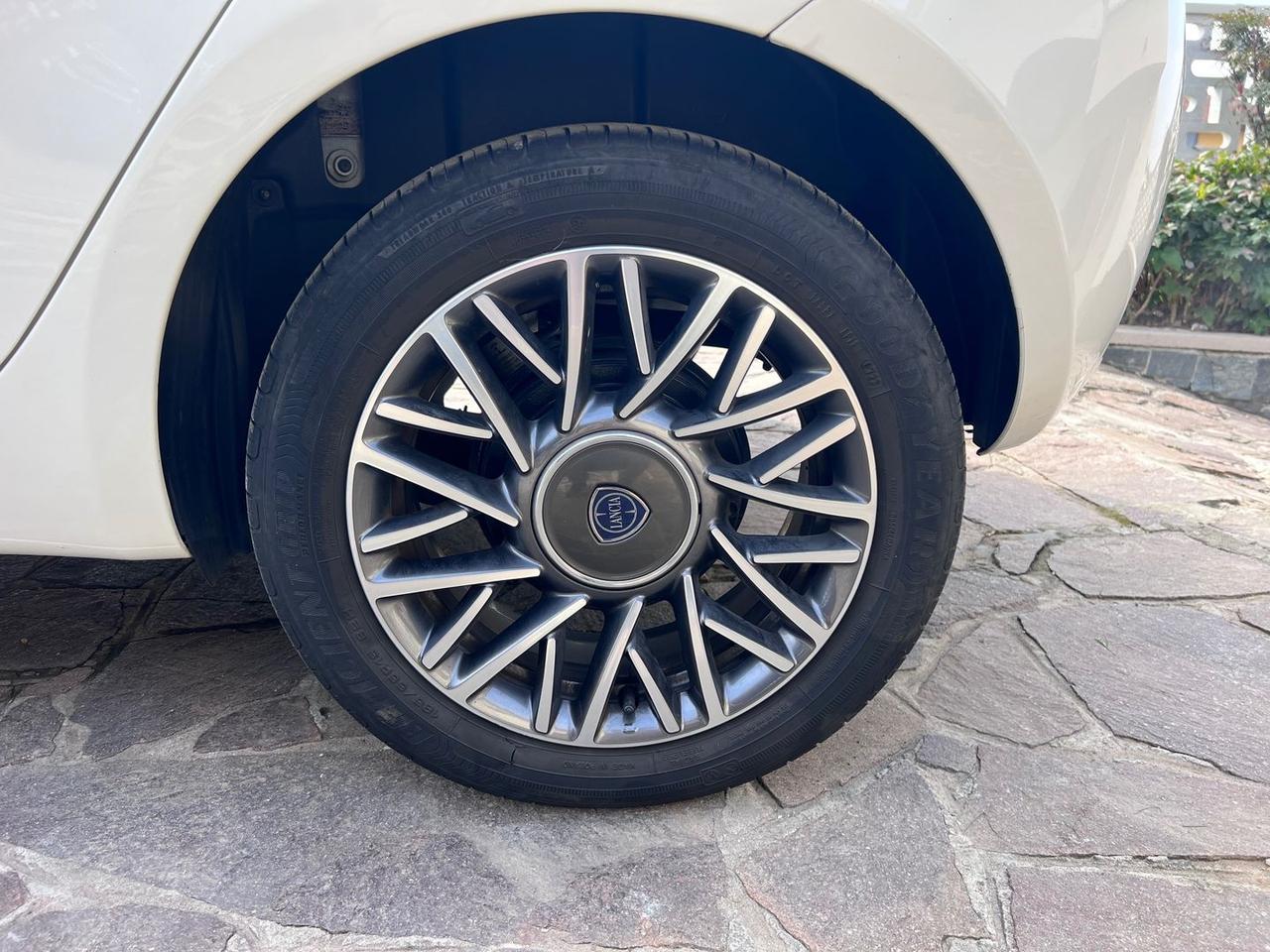 Lancia Ypsilon 1.0 FireFly MHEV #9823