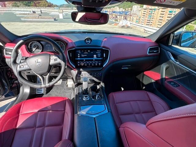 Maserati Ghibli V6 430 CV AWD Modena