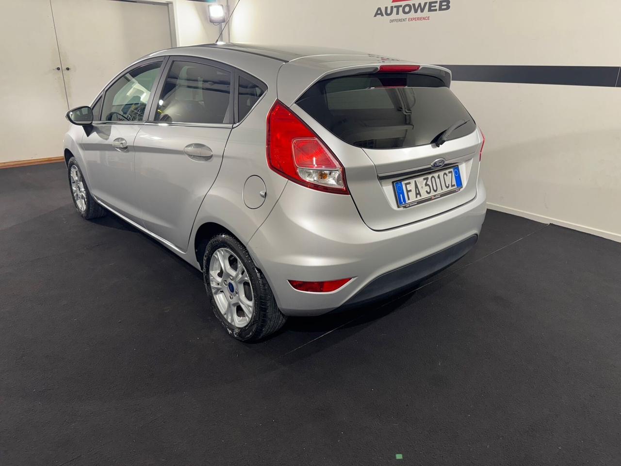 Ford Fiesta 5 porte Black & White Edition