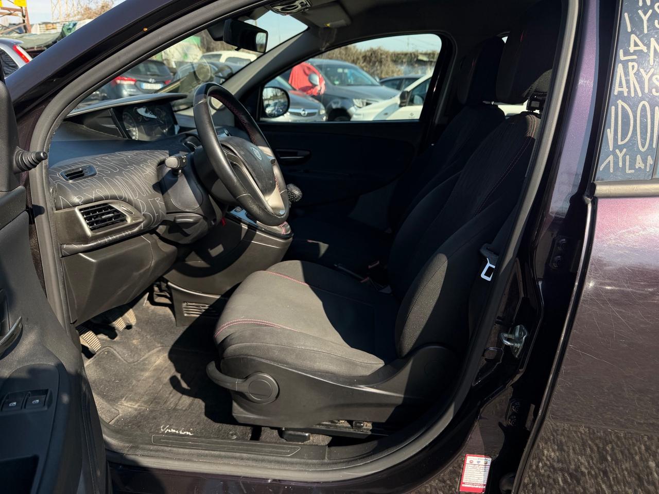 Lancia Ypsilon 1.2 69 CV 5 porte S&S Platinum